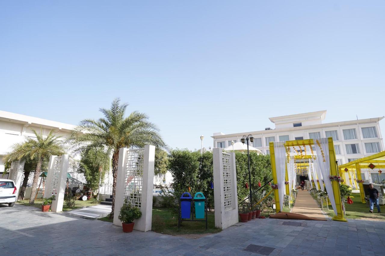 Stardom Resort Jaipur Exterior foto
